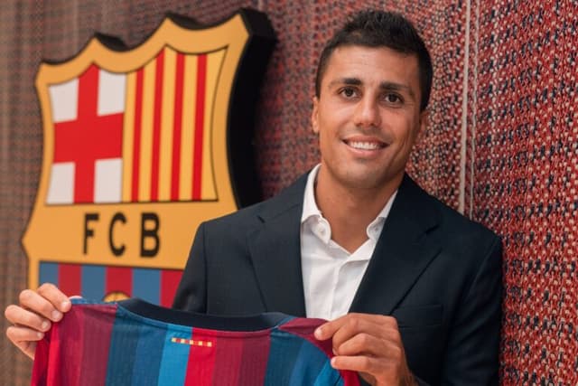 Barcelona anuncia Rodri, melhor jogador da última Copa