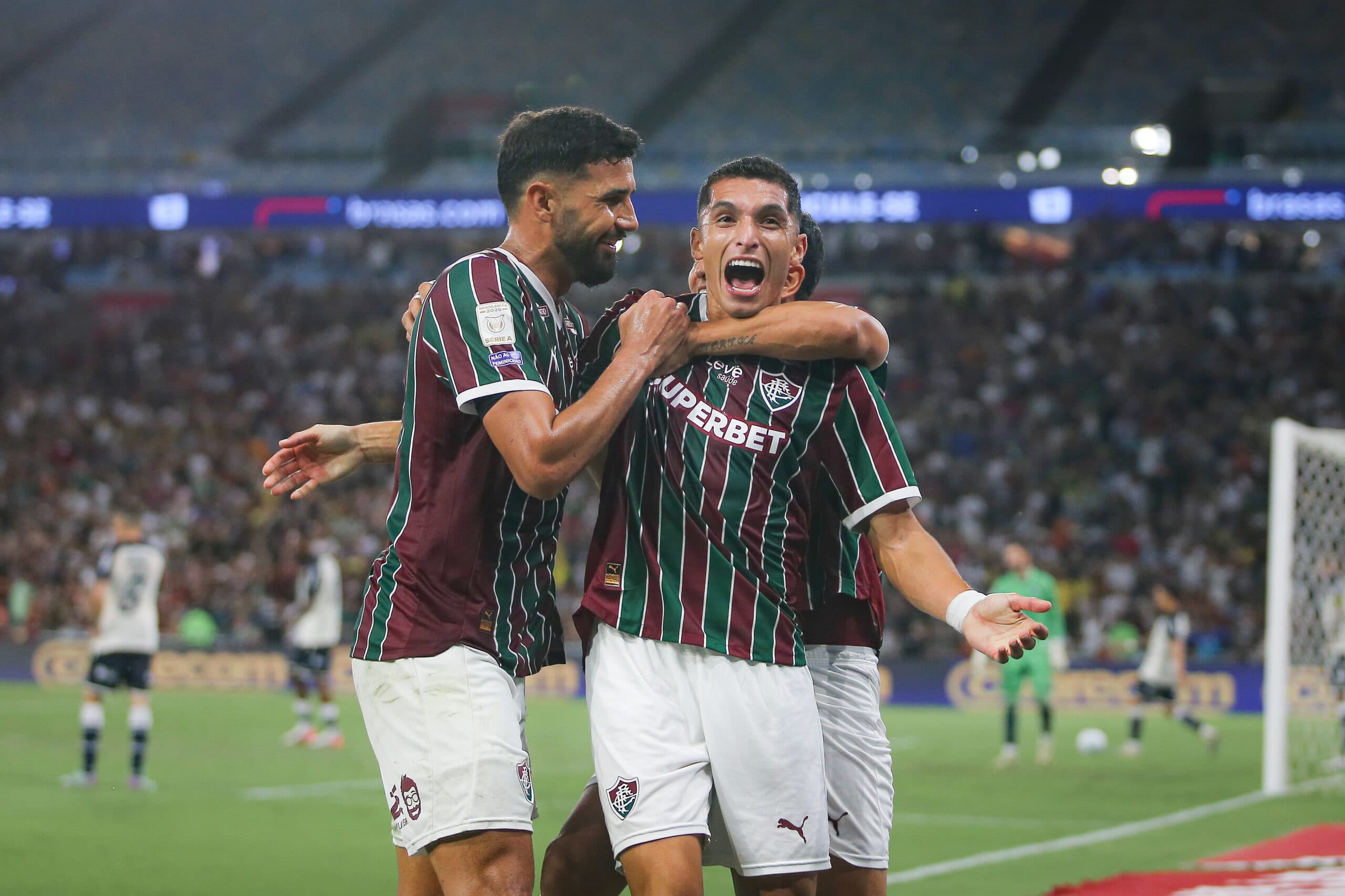 Com gols de Hulk e Serna, Fluminense vira sobre o Remo no Maracanã