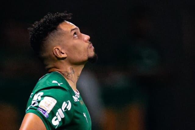 Fora de novo: Paulinho desfalcou Palmeiras em 78% dos jogos