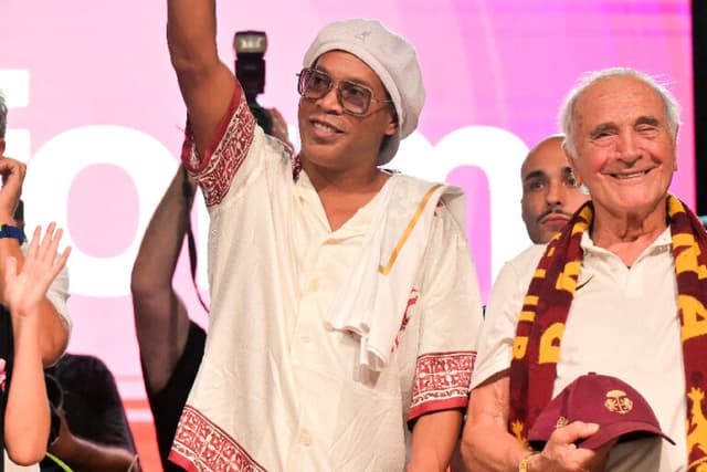 Ronaldinho revela sonho por gol 300 em retorno ao futebol; confira