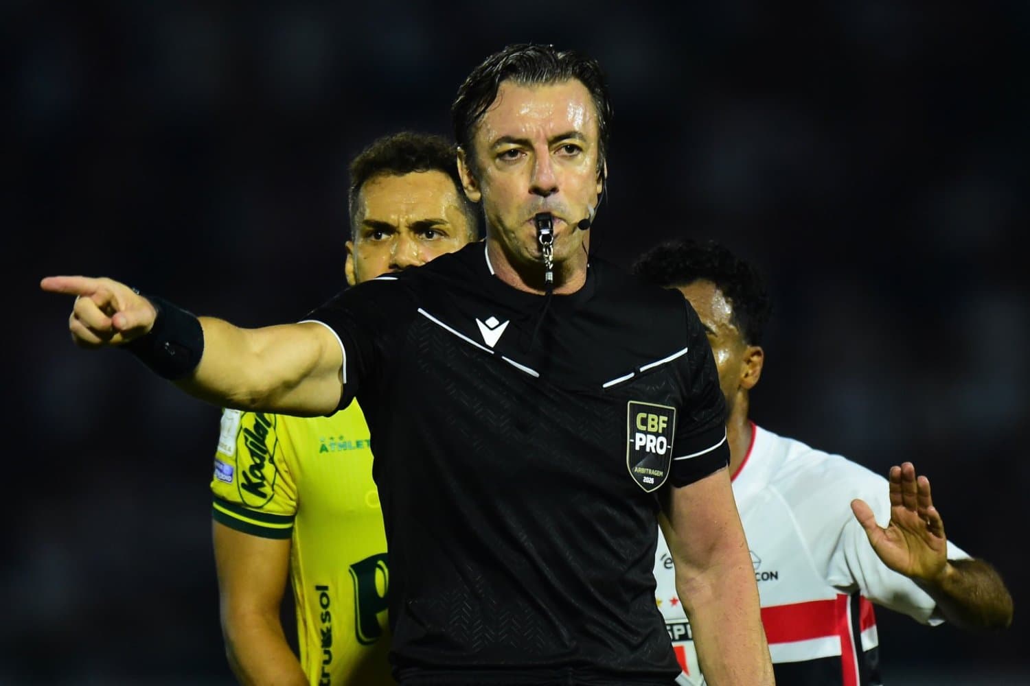 CBF planeja formar ábitros a partir de ex-jogadores que não se profissionalizaram