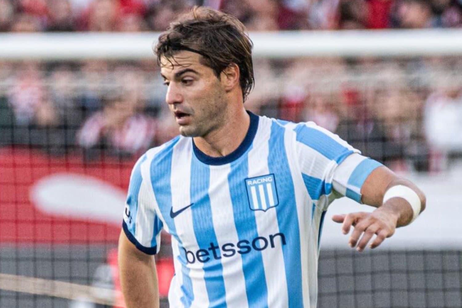 Saiba quem é Santiago Sosa, volante de R$ 39 milhões acertado com o Vasco