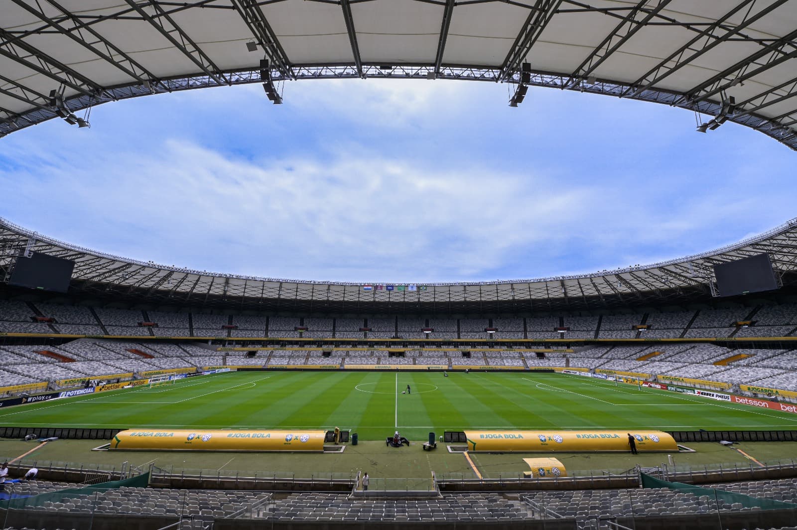 Gramados da Copa feminina serão híbridos; entenda tecnologia