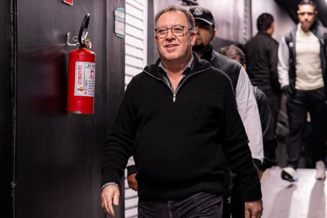 Três reforços: o perfil e as posições que o Santos busca no mercado