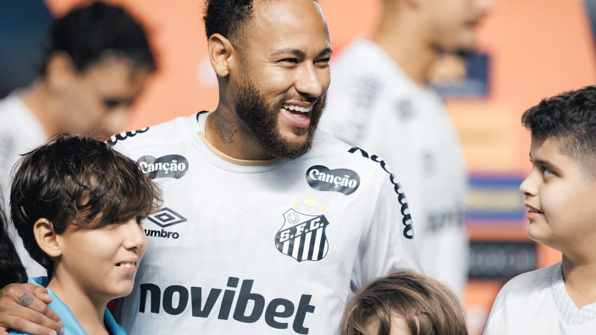 Santos ainda não tem previsão para quitar direitos de imagem em atraso