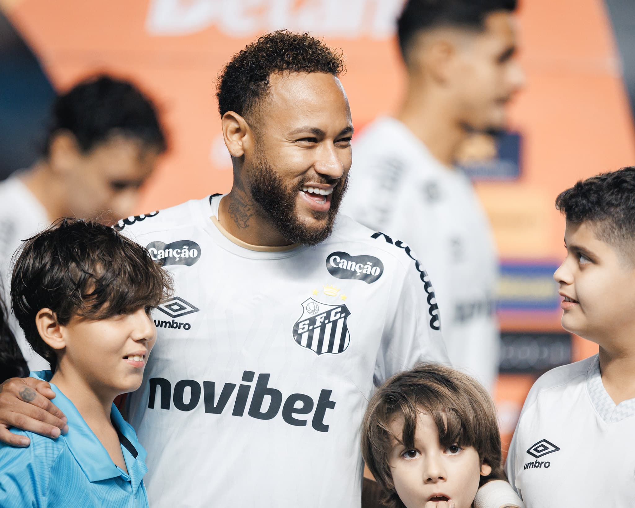 Santos ainda não tem previsão para quitar direitos de imagem em atraso