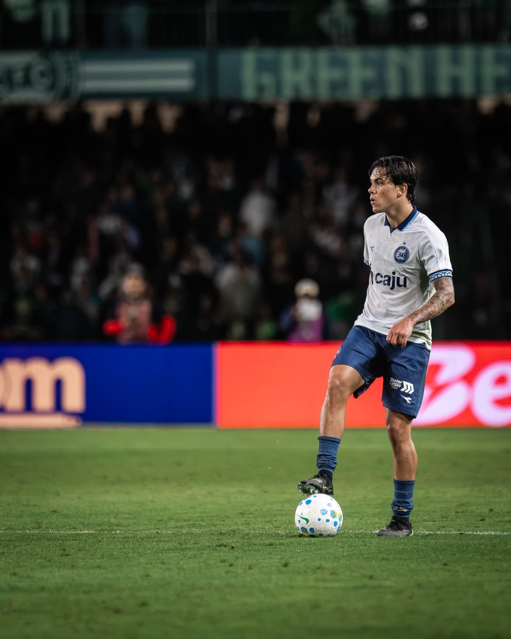 Chermont em atuação pelo Coritiba no Brasileirão - Divulgação/Coritiba