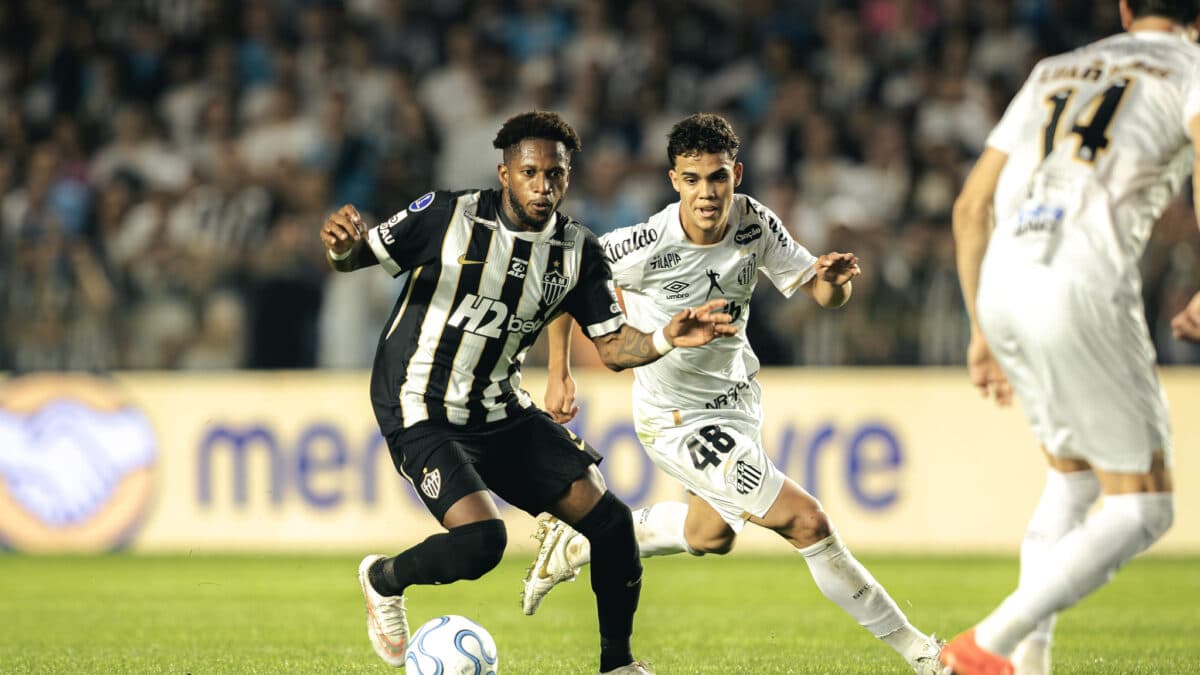 Domínguez lamenta excesso de erros, mas vê Galo ‘com vida’