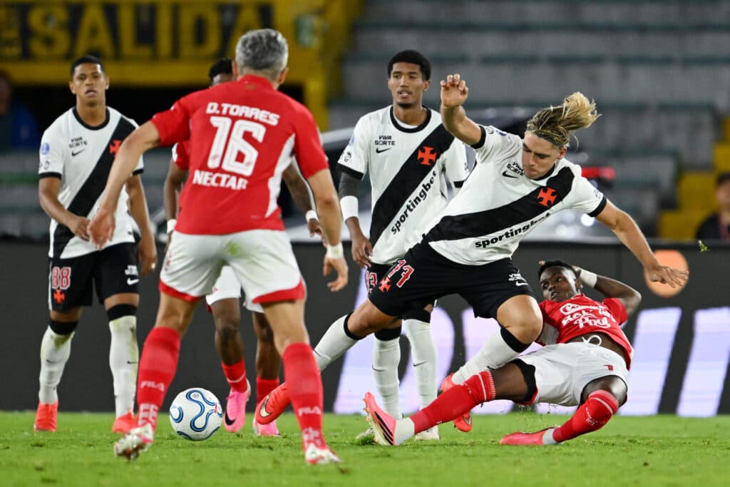 Jardim salva no fim e Vasco empata com Santa Fé na Colômbia