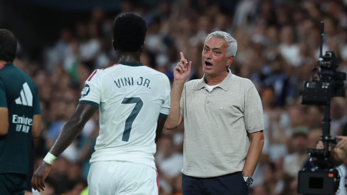 Brasileiro campeão da Champions com Mourinho faz alerta para Real x Roma
