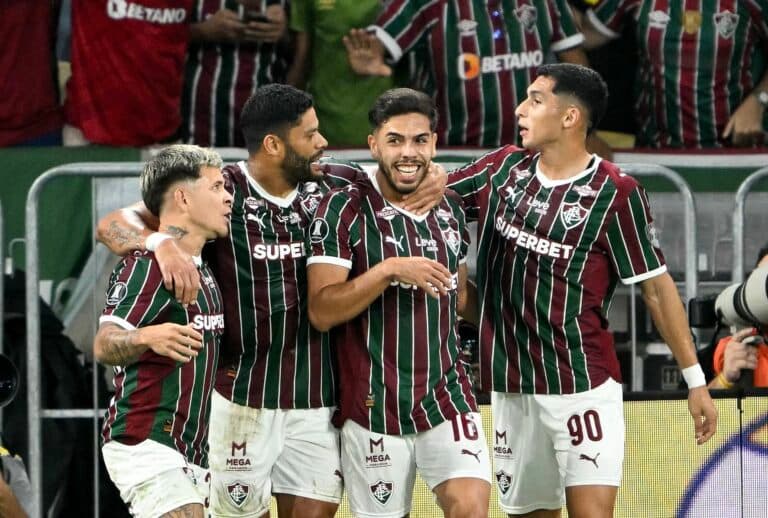 Fluminense faz dever de casa e abre vantagem sobre o Platense