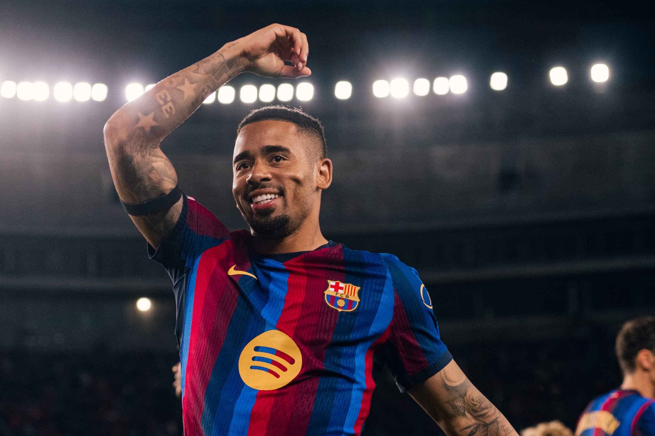 Com show de Raphinha e Yamal, Barcelona atropela Feyenoord na Champions