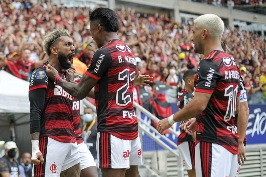 Arrascaeta, Bruno Henrique ou Gabigol, quem tem os melhores números pelo Flamengo?