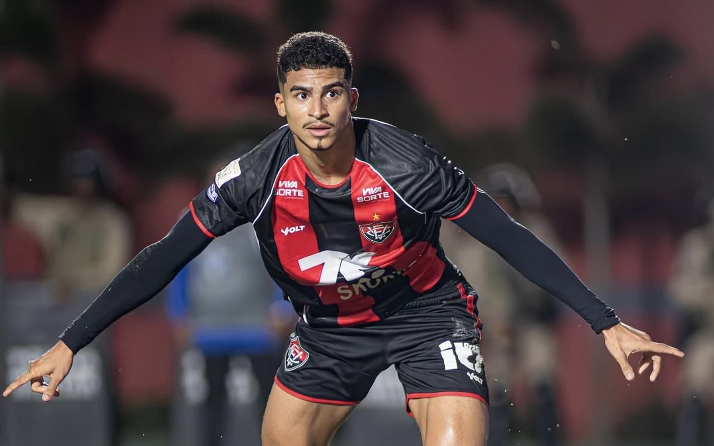 Vitória supera Grêmio e respira na tabela do Brasileirão