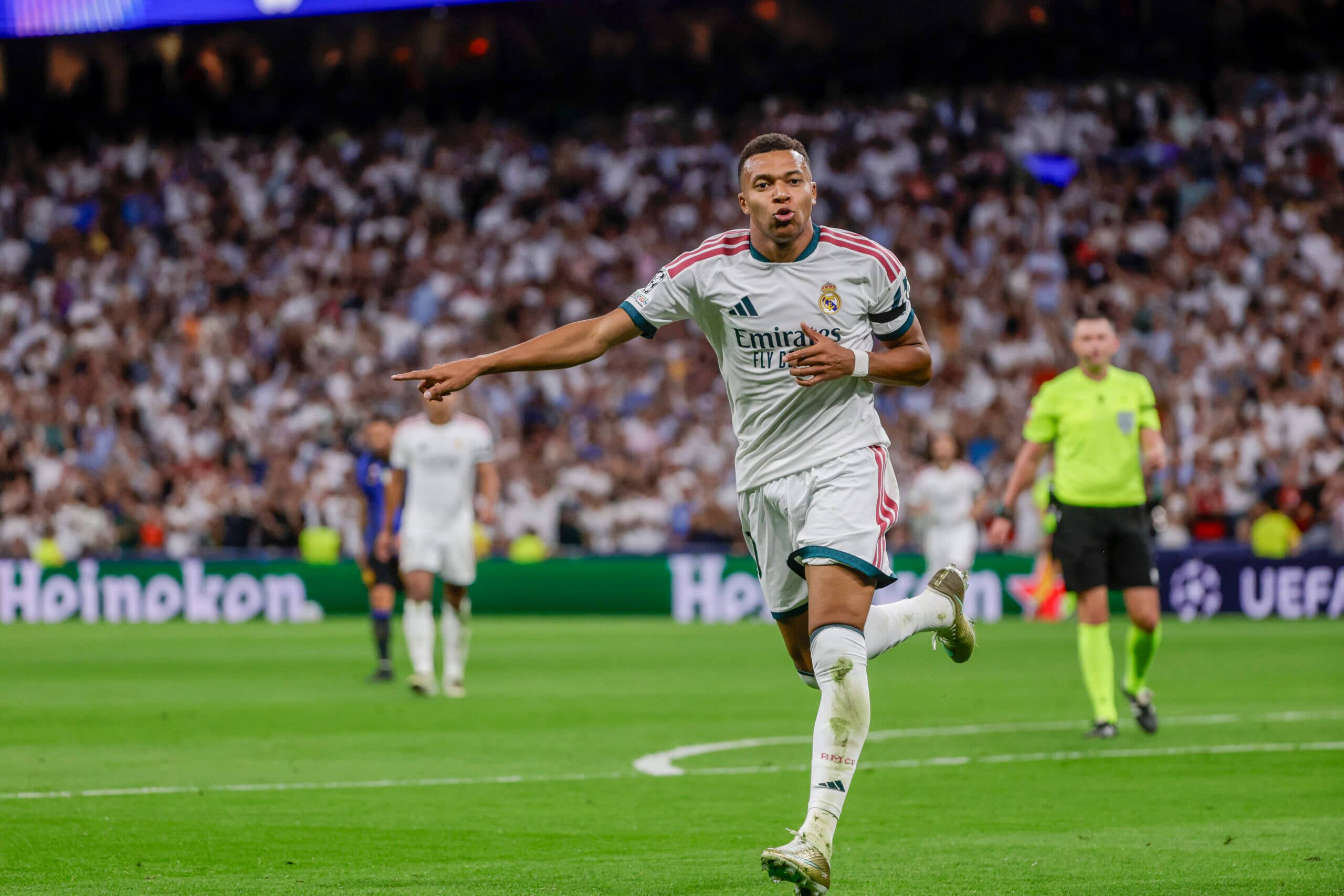 Real Madrid aproveita falhas da Inter e estreia com vitória na Champions