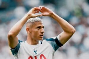 Após desabafo, Richarlison fica próximo de time de Salah