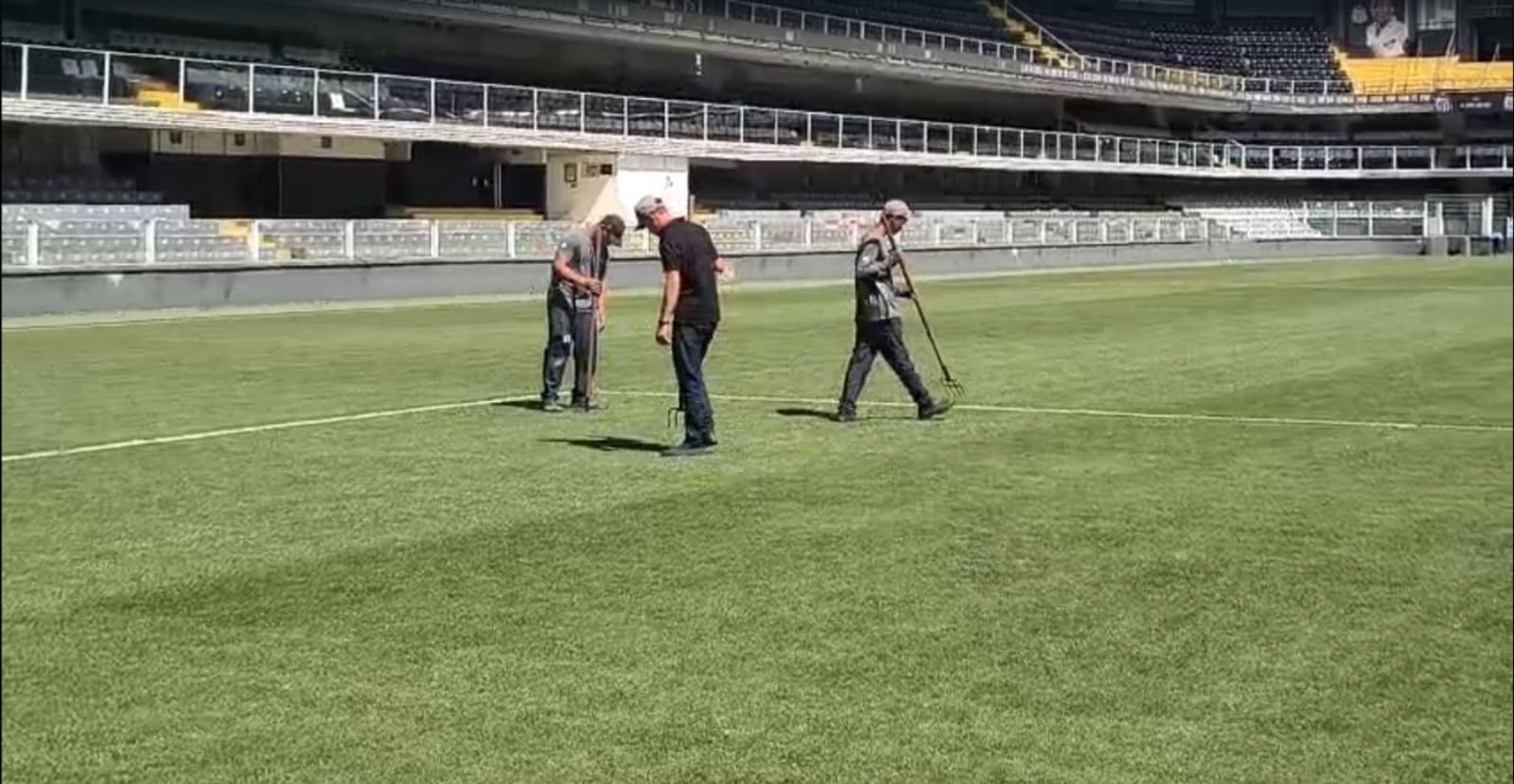 Gramado que revoltou Neymar deveria ter sido trocado pelo Santos há anos