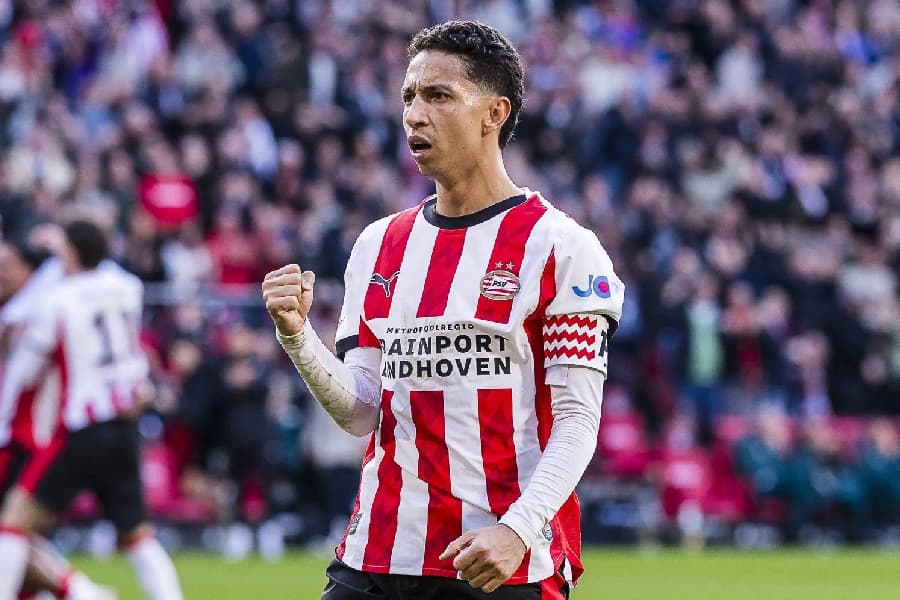 Mauro Júnior com a camisa do PSV - Reprodução/@vascoconnect1