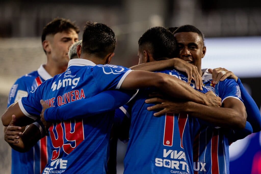 Com força aérea, Bahia supera Bragantino e amplia invencibilidade no Brasileirão