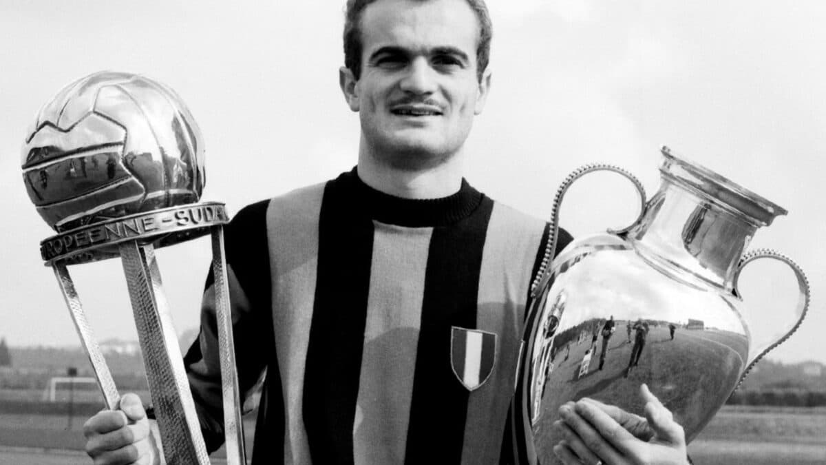 Morre Sandro Mazzola, um dos maiores ídolos da Inter de Milão