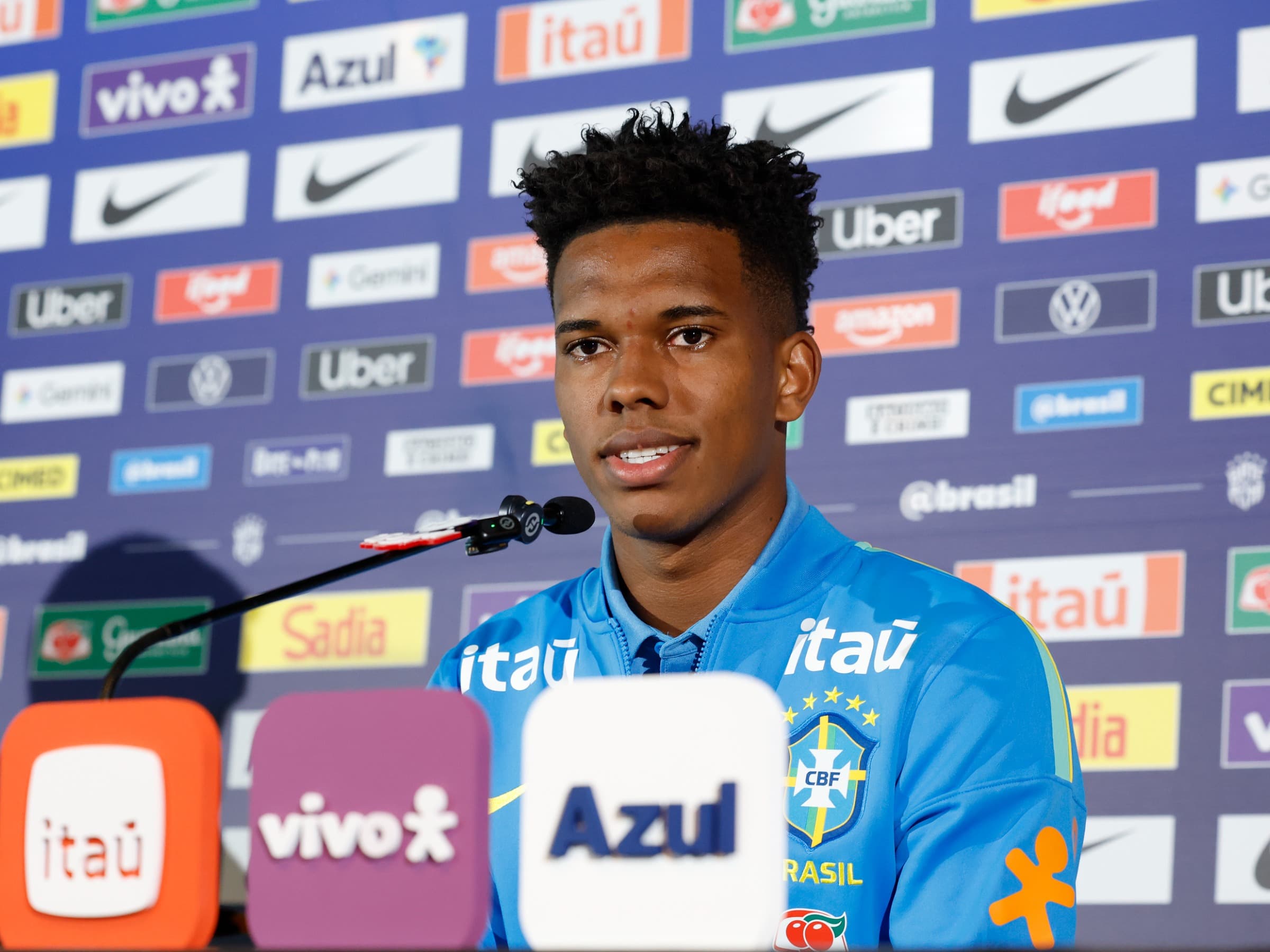 Estêvão durante coletiva de imprensa - Rafael Ribeiro / CBF