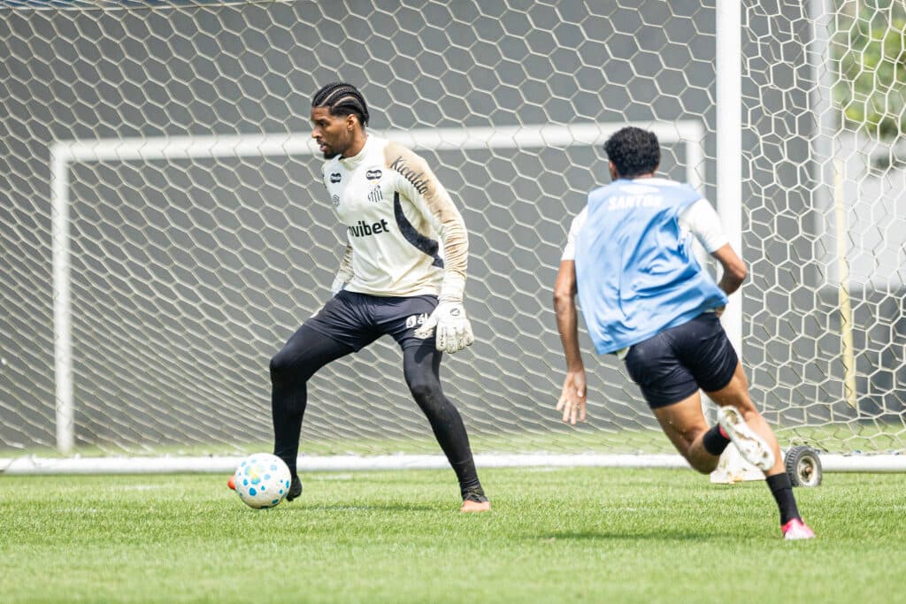 Questionado, Diógenes será bancado como titular do Santos
