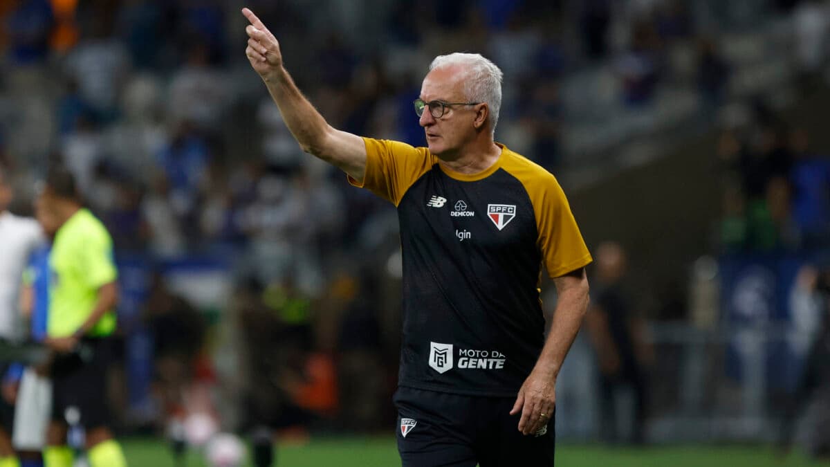“Estamos dando uma resposta depois de passar por turbulência”, diz Dorival