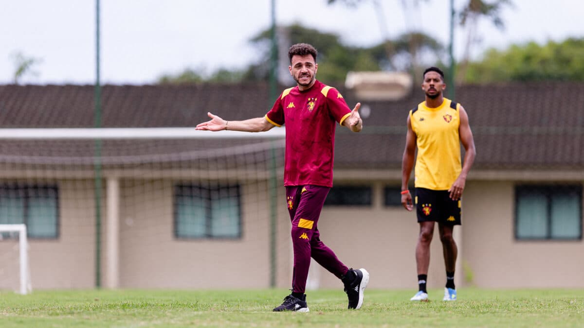Sport tem o retorno de três jogadores para confronto direto com Atlético-GO