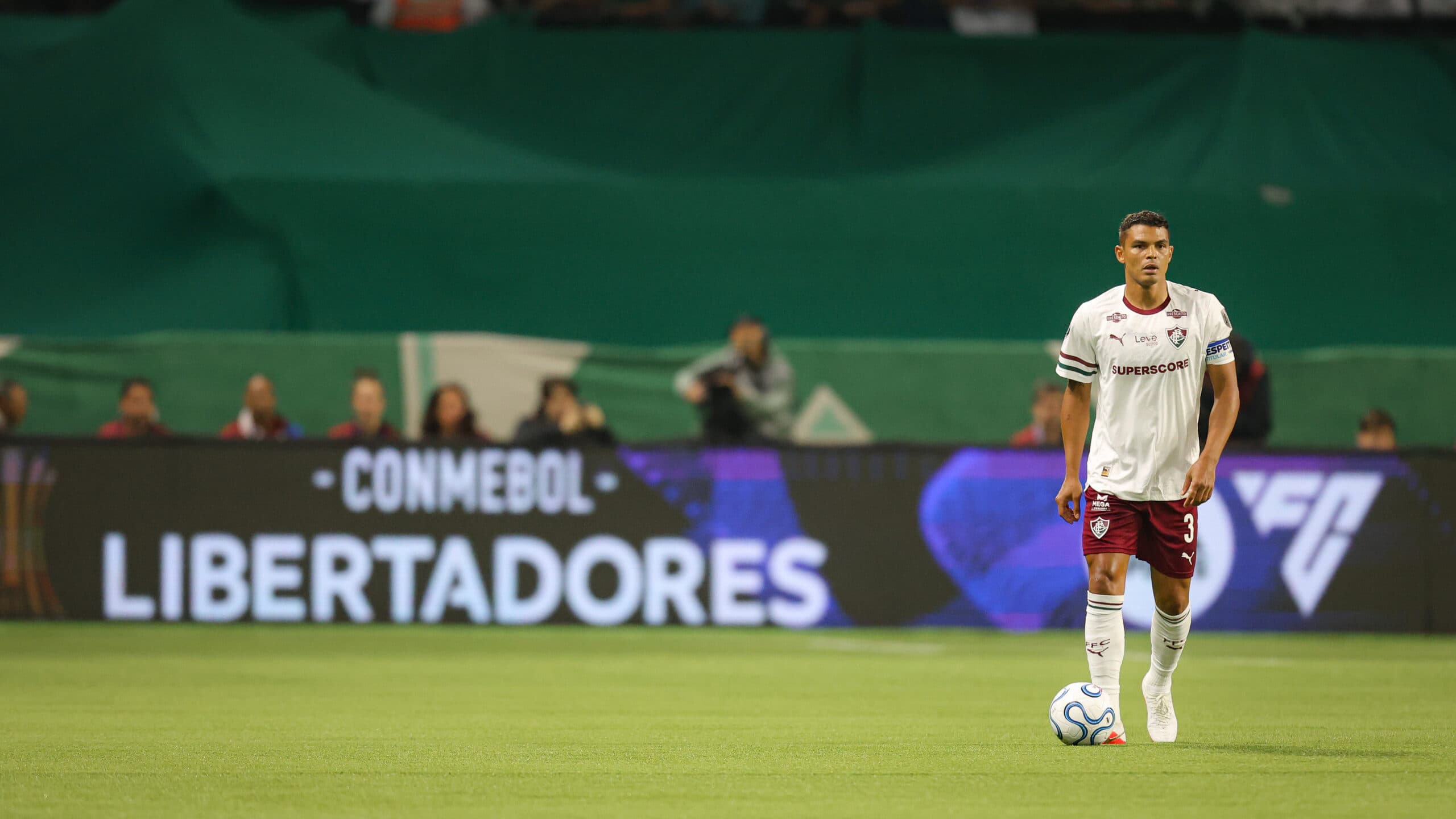 ‘Falhei de novo’: Thiago Silva lamenta eliminação do Fluminense na Libertadores
