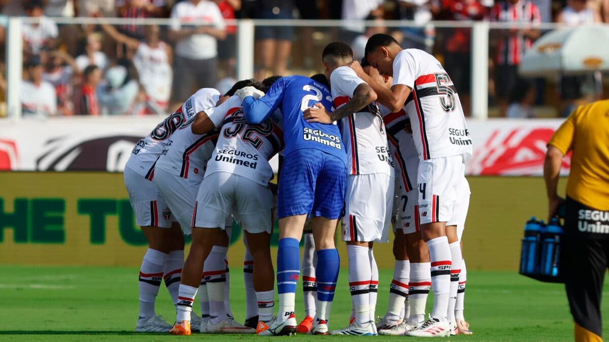 São Paulo liga alerta com pendurados antes de clássico contra o Corinthians