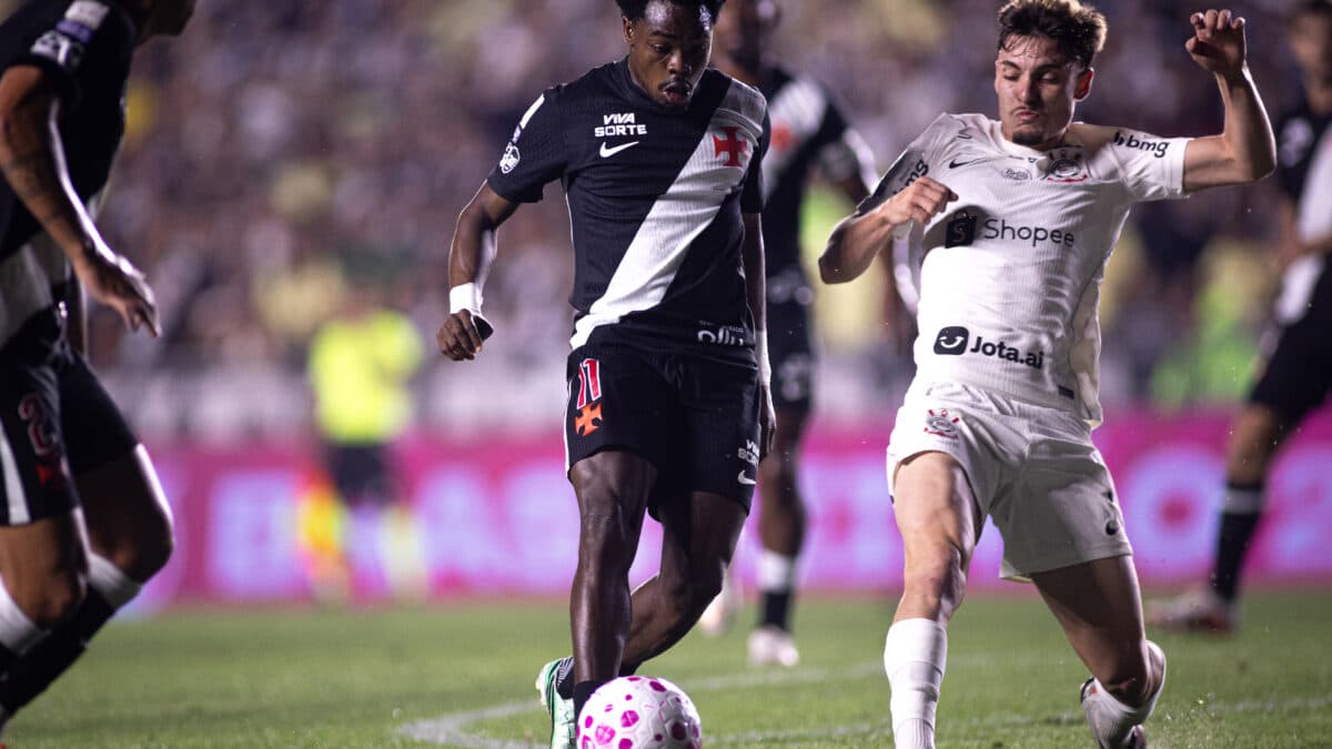 Vasco deve ter baixa no ataque para enfrentar o Flamengo em clássico pelo Brasileirão