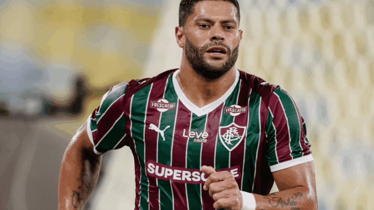 Hulk se desculpa por bate-boca com torcedor do Fluminense e explica polêmica