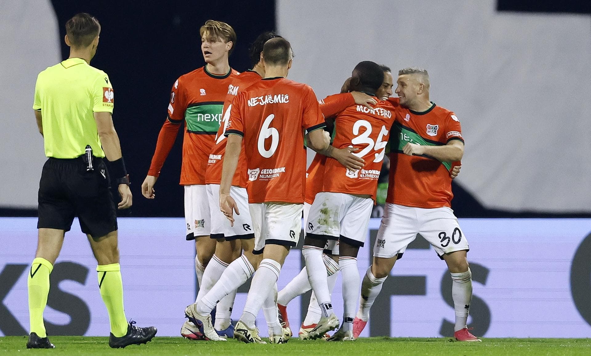 NEC vence o Dinamo Zagreb por 4 a 2 e reage na Liga Europa