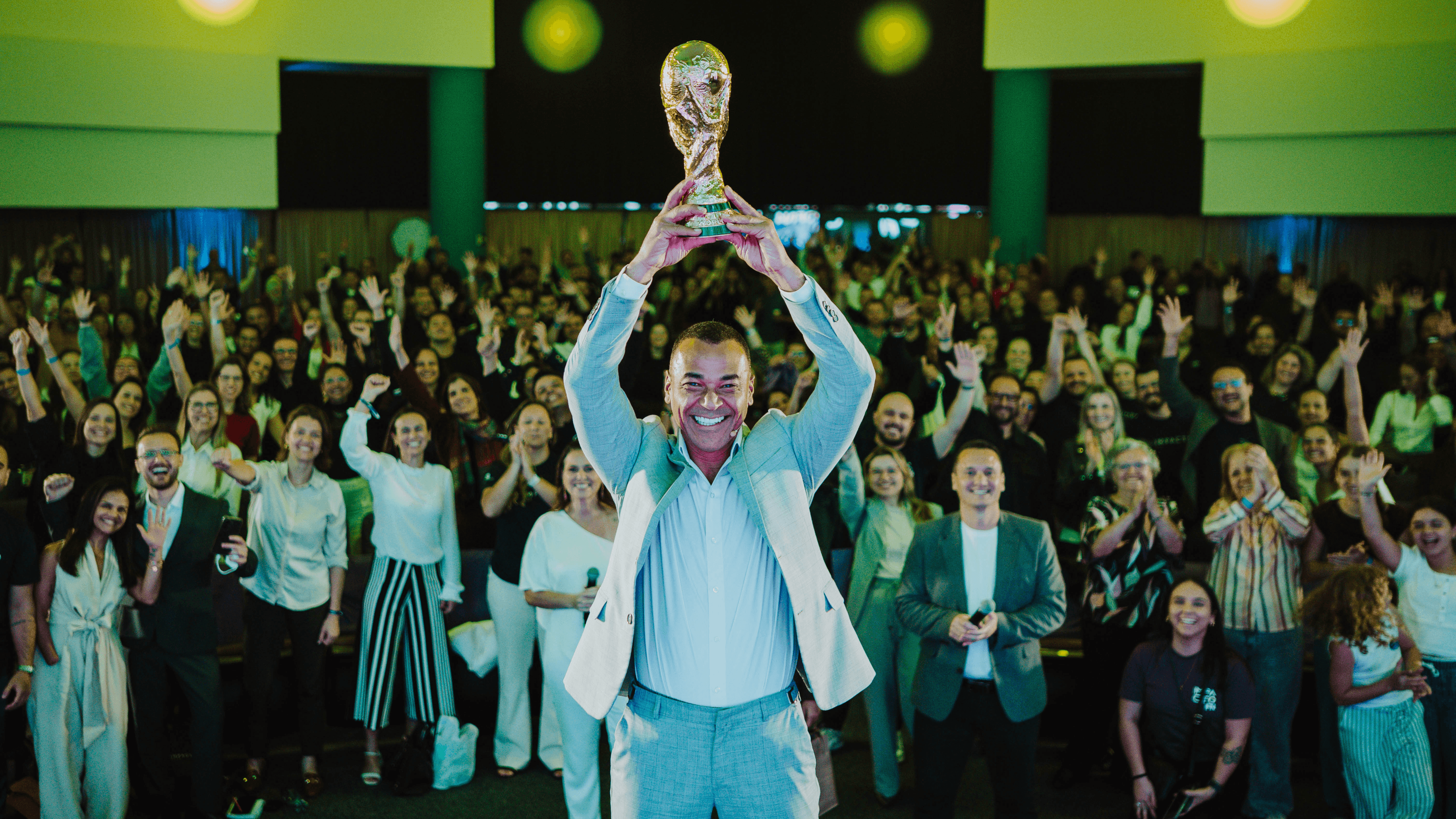 Cafu leva experiência de capitão da seleção para evento sobre liderança