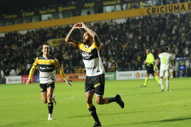 Criciúma bate o já rebaixado América-MG e assume o quinto lugar