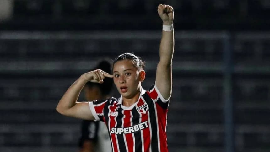 Maricel Pereyra com a camisa do São Paulo - Foto: Divulgação/SPFC