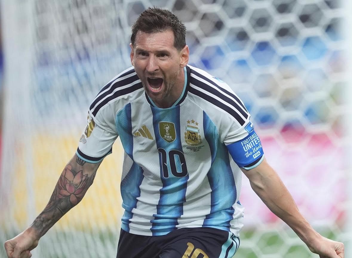 Jornal espanhol aponta substituo de Messi e herdeiro da camisa 10 na Argentina