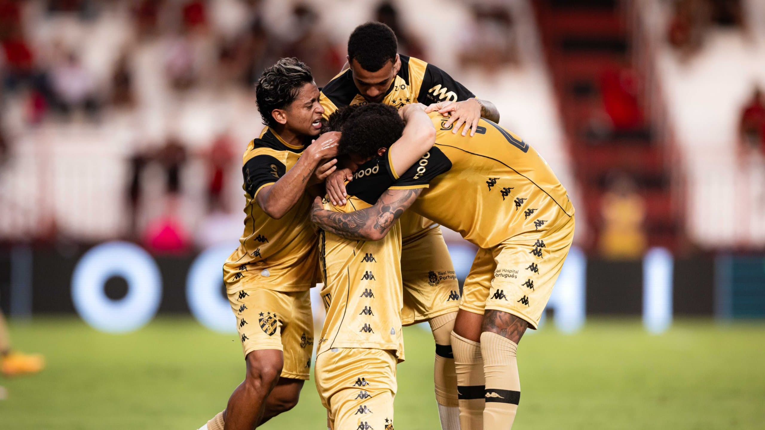 Sport resiste com um a menos e arranca empate do Atlético-GO