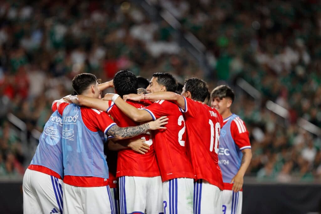 Chile é eficiente no 2º tempo e vence México em Los Angeles