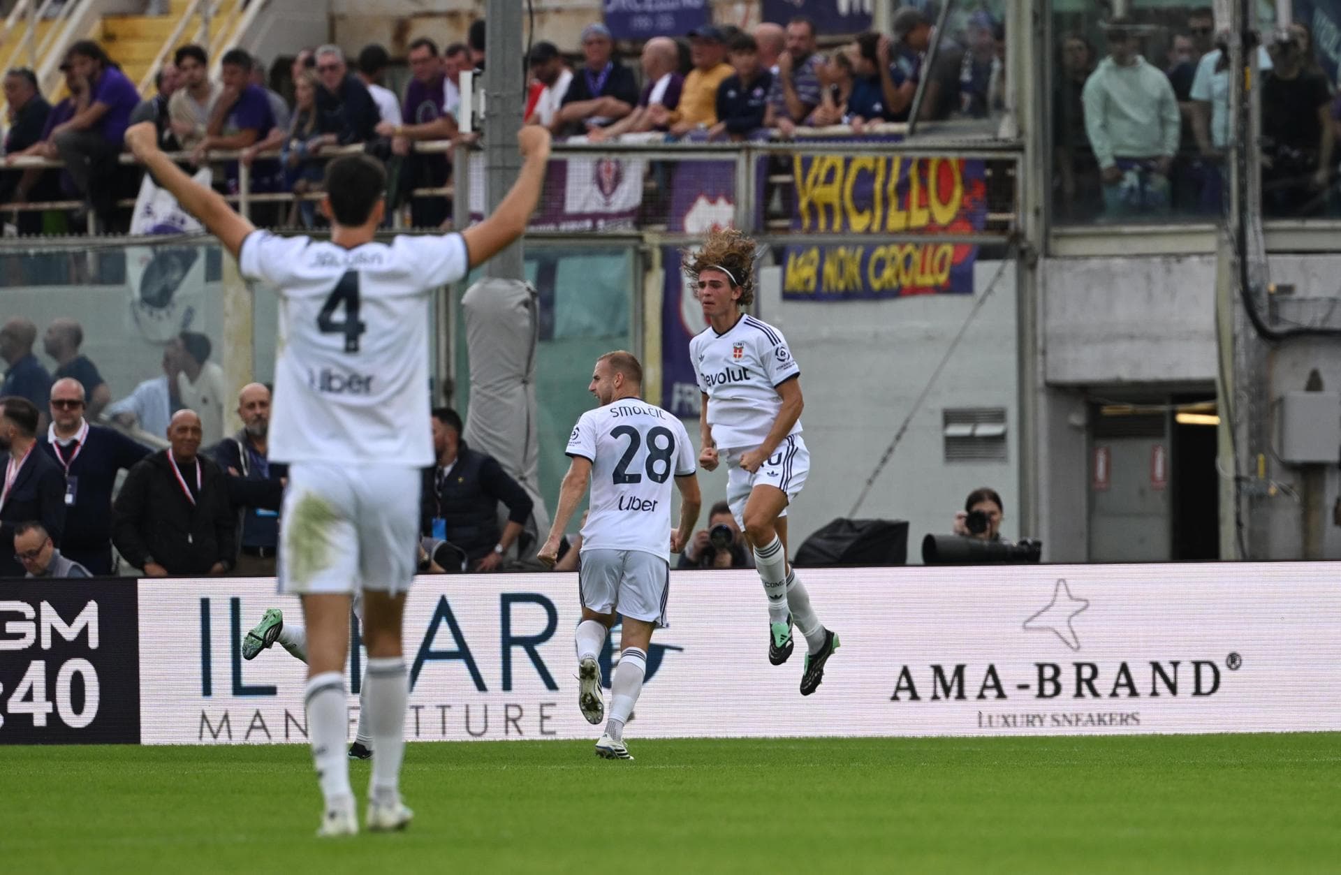 Nico Paz fez um gol e deu uma assistência contra a Fiorentina - Foto: EFE