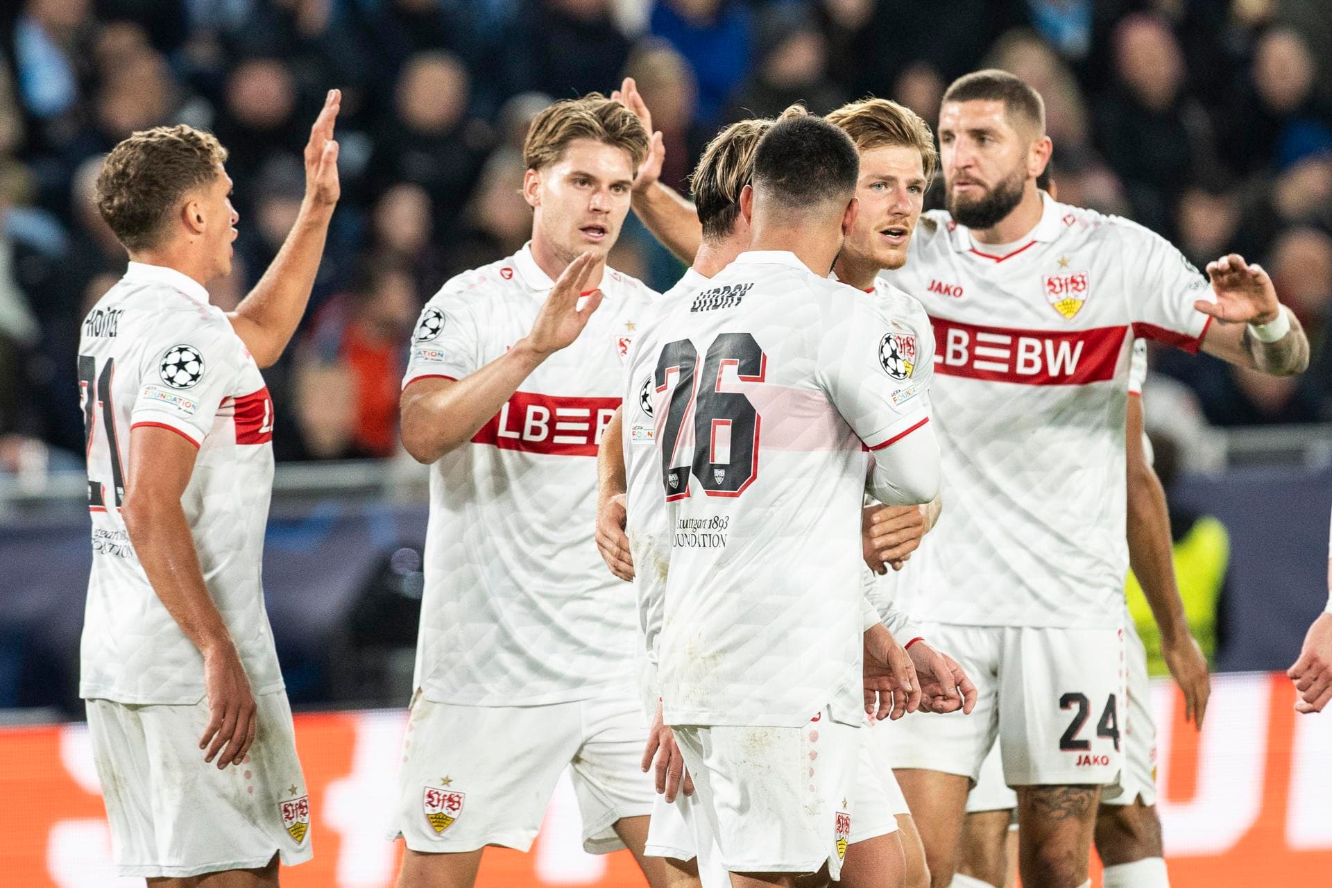 Stuttgart vence Slovan Bratislava fora e segue 100% na Champions