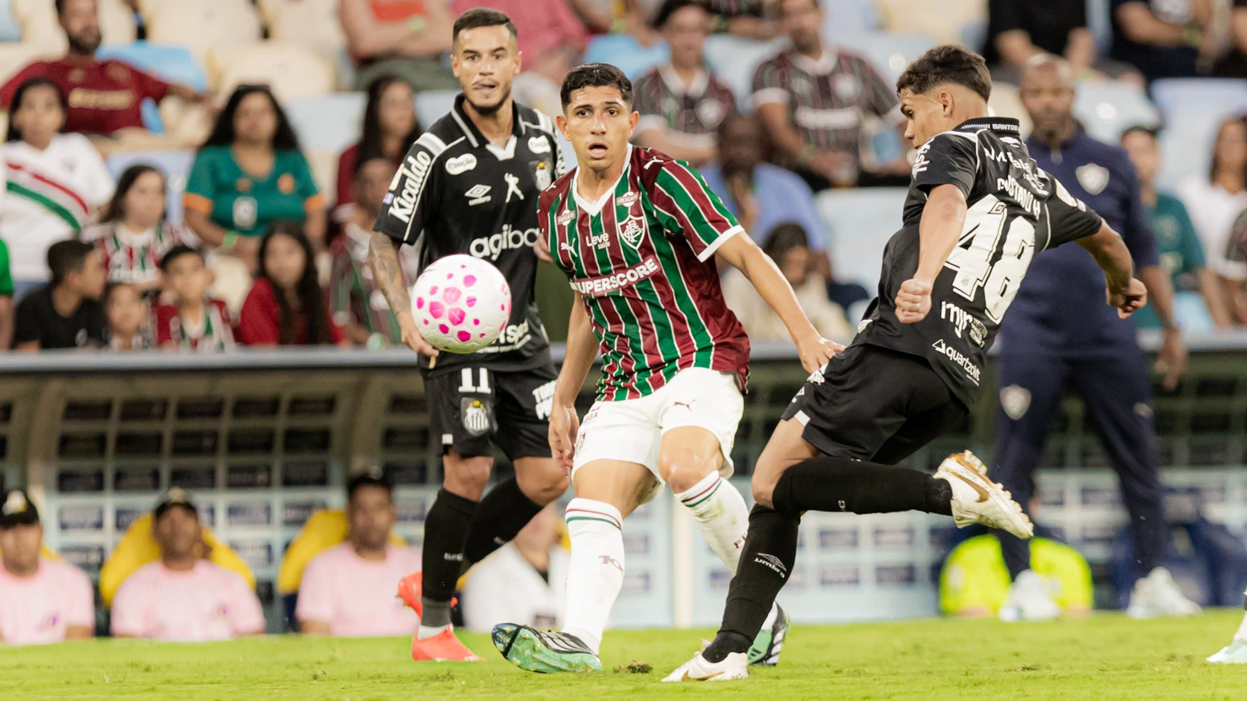 Em oito minutos, Santos vira sobre o Fluminense no Maracanã