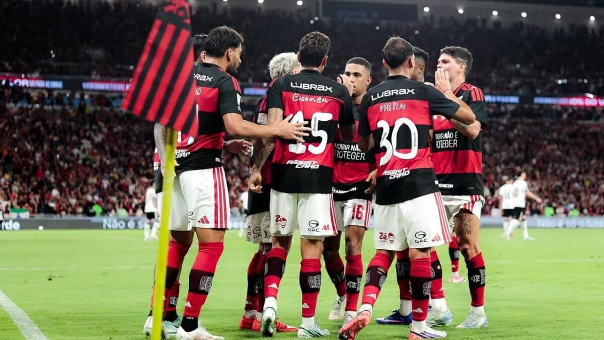 Flamengo terá desfalque de titular no ataque para duelo contra o Vasco no Brasileirão