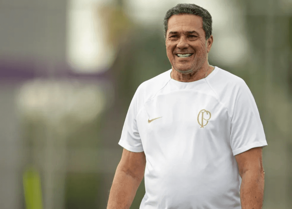 Luxemburgo fala sobre a especulação de treinar o Corinthians e explica condição para retornar ao clube