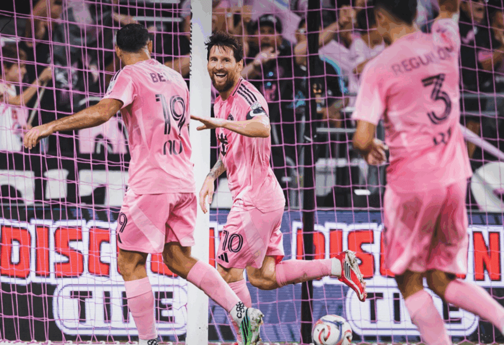 Quanto falta para Messi chegar a mil gols? Argentino marca mais dois pelo Inter Miami