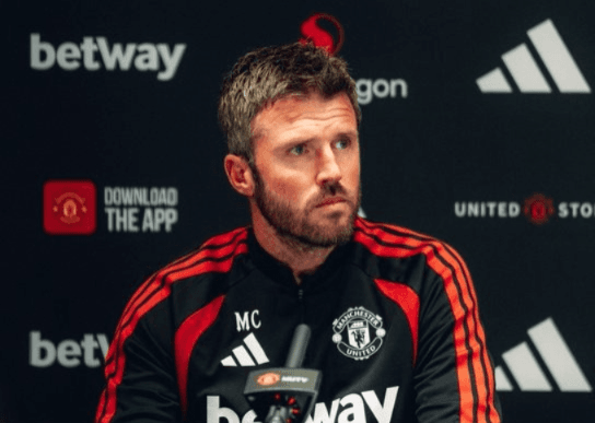 Em crise, Manchester United avalia cinco nomes para substituir Carrick como treinador