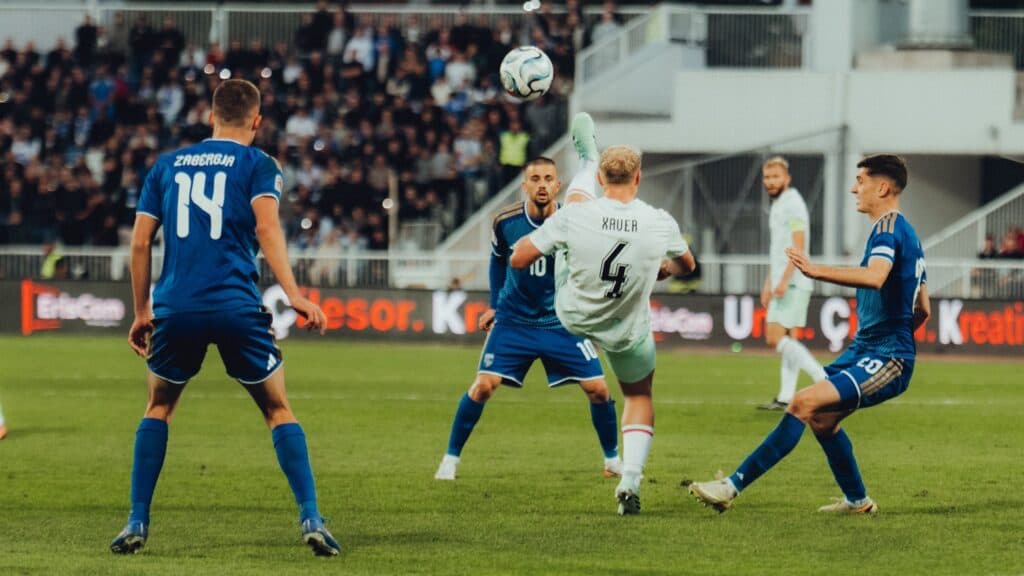 Reservas marcam no segundo tempo, e Áustria empata com o Kosovo