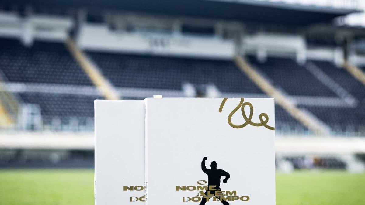 Santos, Umbro e Pelé Brand eternizam legado do Rei em coleção inédita