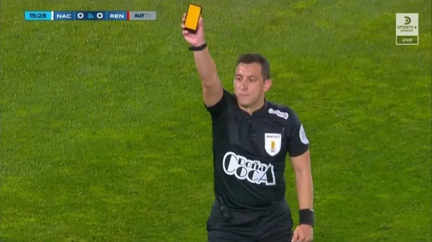 Campeonato testa cartões virtuais na arbitragem