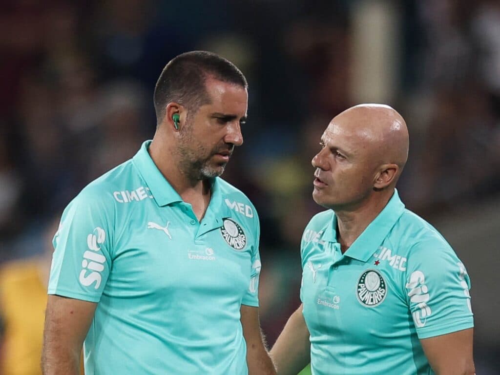 Vídeo: Auxiliar de Abel valoriza vitória contra o Flu e minimiza gol no fim; assista